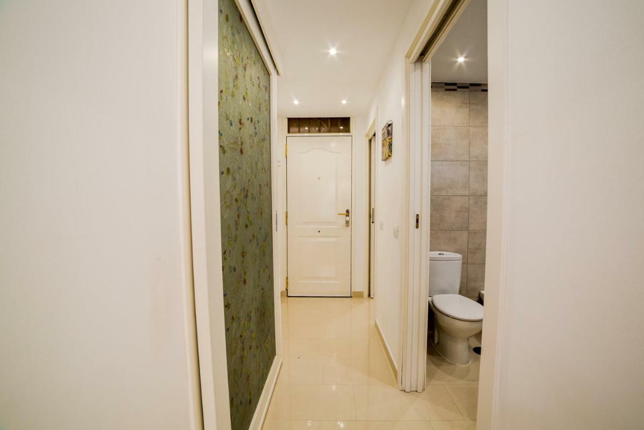 Un Dormitorio En Playa De Las Americas アデヘ エクステリア 写真