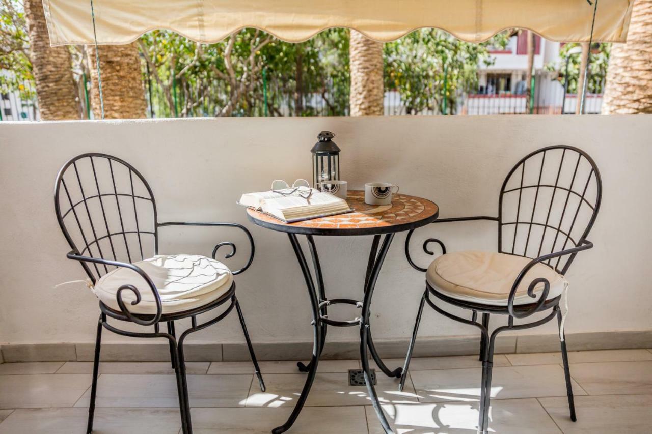 Un Dormitorio En Playa De Las Americas アデヘ エクステリア 写真